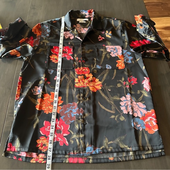 Urban Outfitters Black Floral Button Down Shirt M - Picture 11 of 13